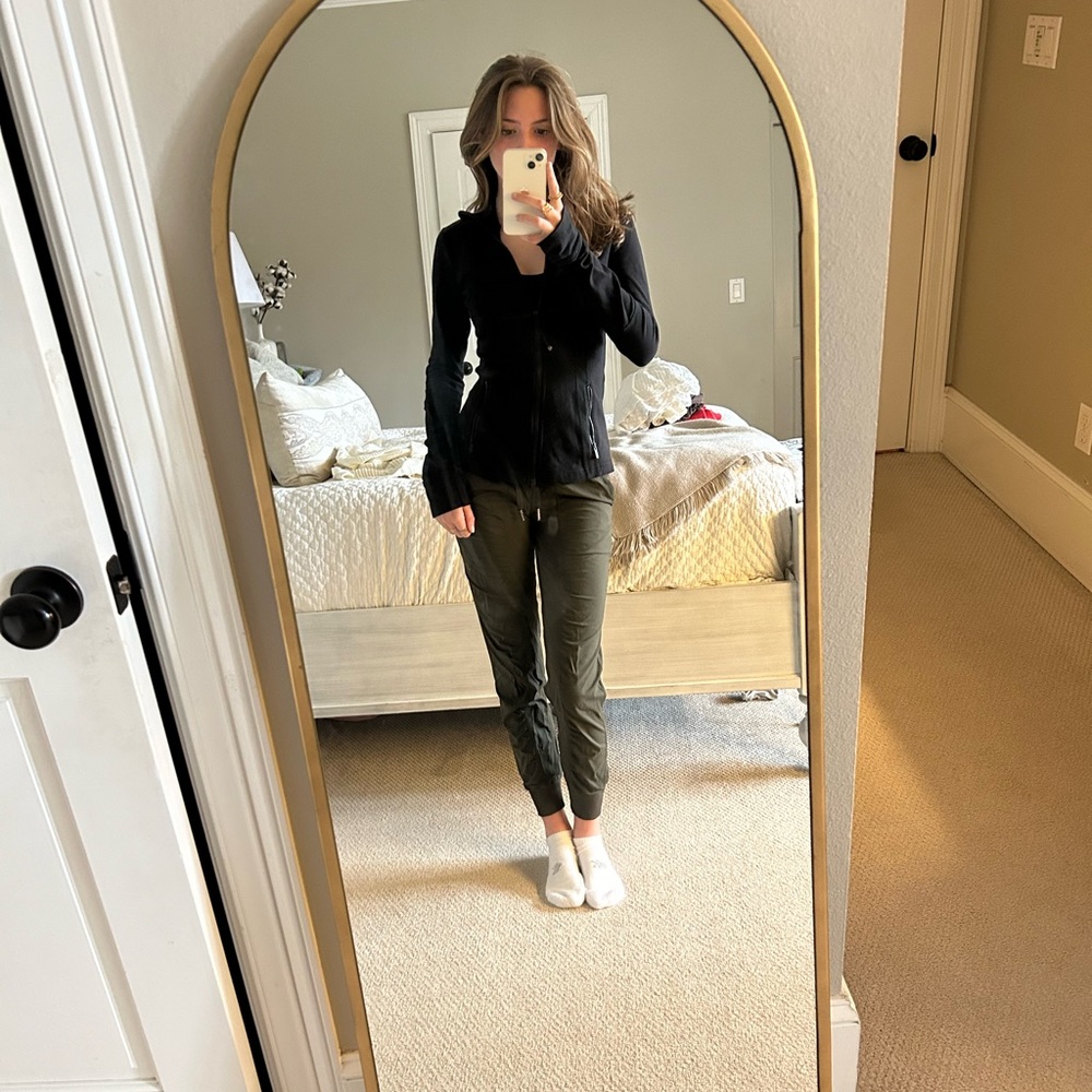 Lululemon Dark green Dance studio mid rise joggers size 2
